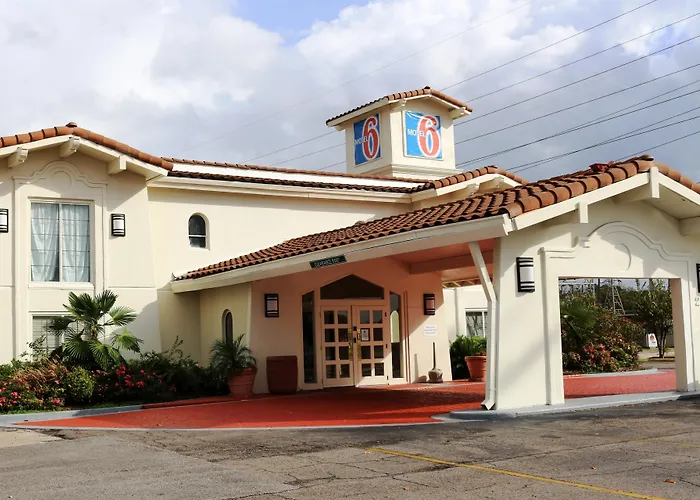 Hotels near Warzone Paintball