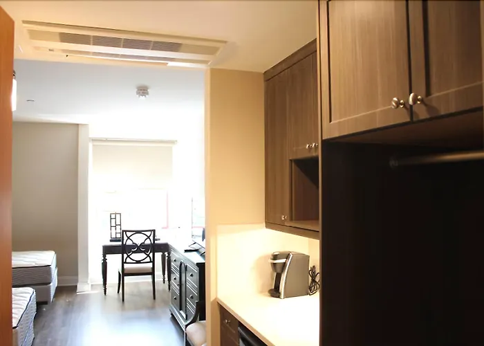 Hotels near Charleston Room
