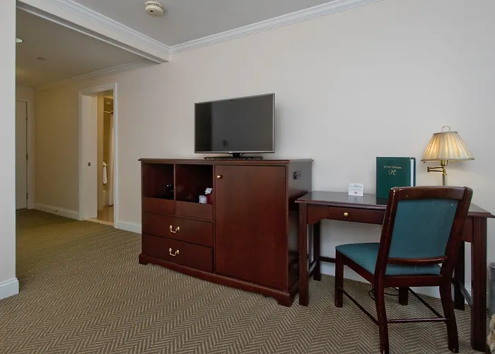Hotels near Massachusetts Intl Festival