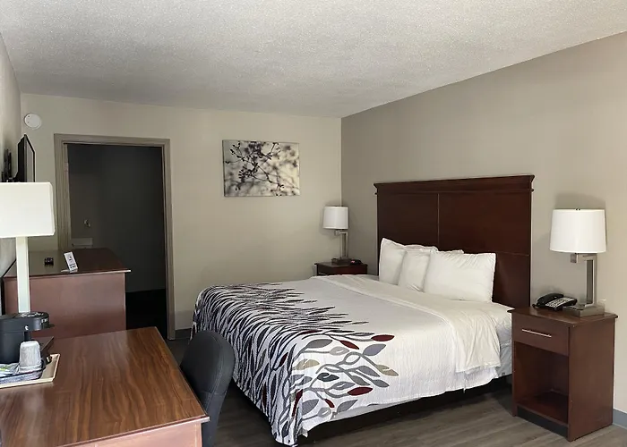 Hotels near West Georgia Technical College