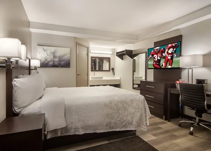Hotels near Experience Children Museum