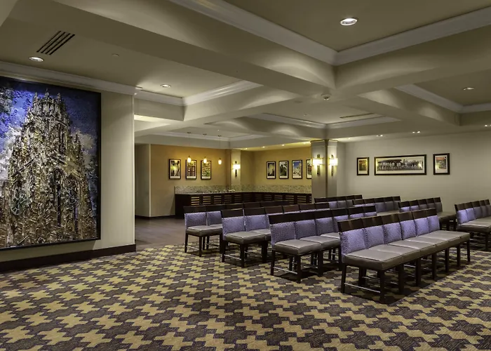 Hotels near Arts Council of Greater New