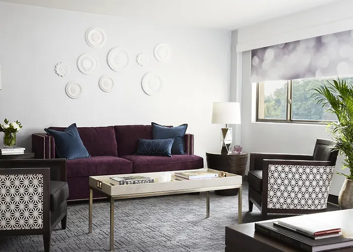 Hotels near Tara Circle Inc