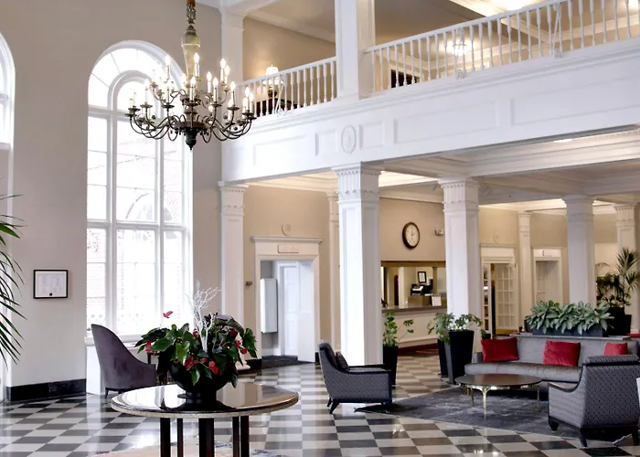 Hotels near Bay Meadows Golf Club Inc