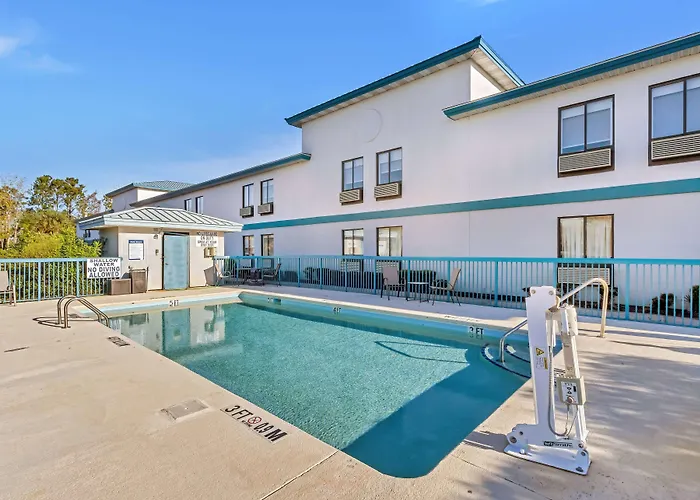 Hotels near Surf Golf and Beach Club