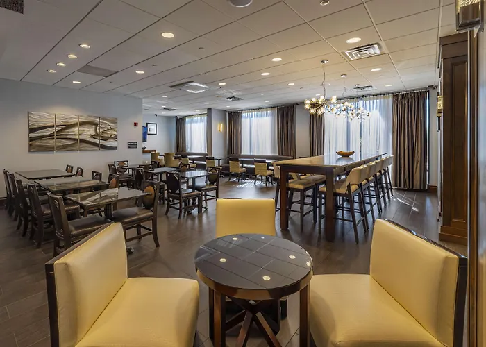 Hotels near Great Escape