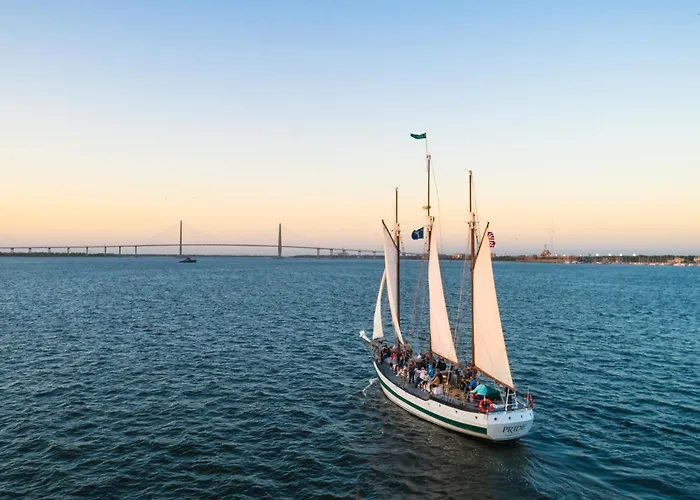 Hotels near Charleston City Recreation