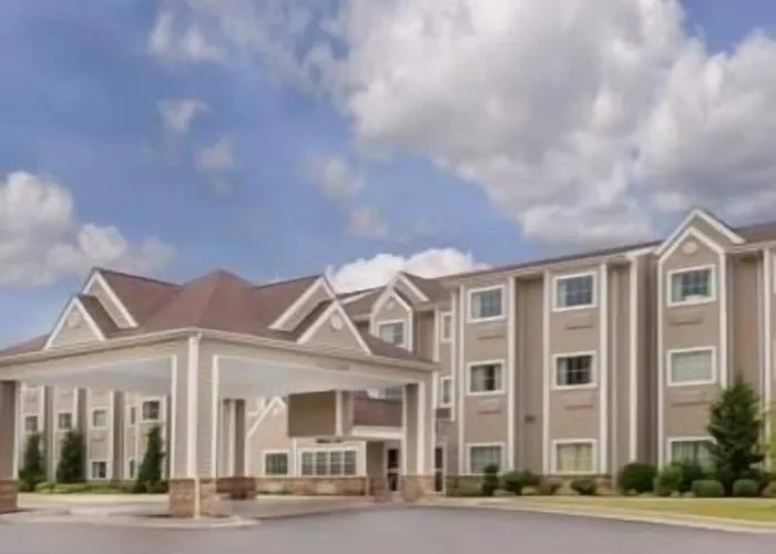 Hotels near Marietta College