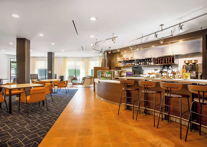 Hotels near University of Phoenix Inc