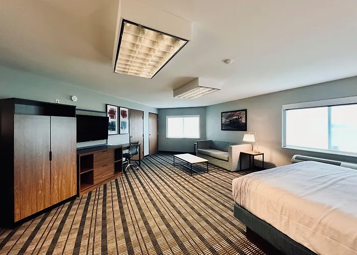 Hotels near Dodge Cnty Historical Society