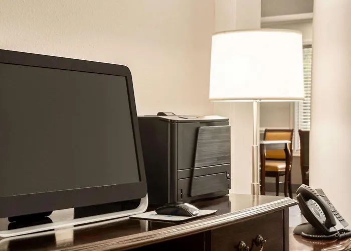 Hotels near Adventure Island