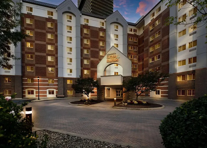 Hotels near School of Nursing
