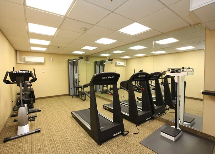 Hotels near Paramus Recreation Commission