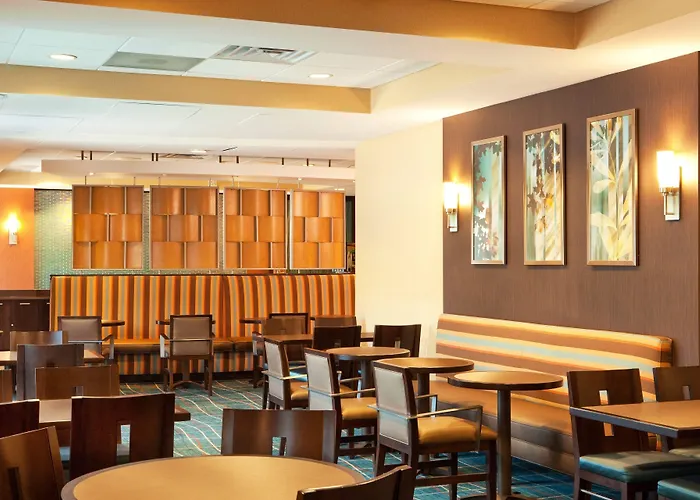 Hotels near Lyndhurst
