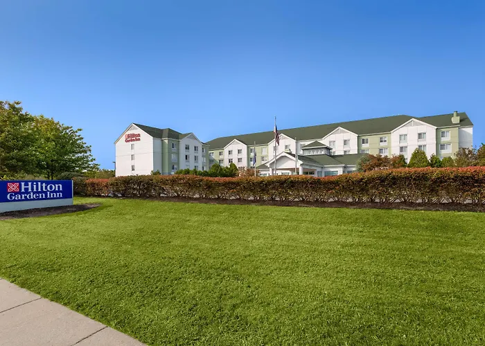 Hotels near Classic Airport Share-Ride