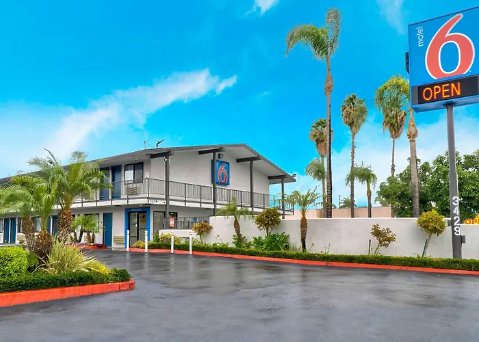 Hotels near Tony Arceo Memorial Park