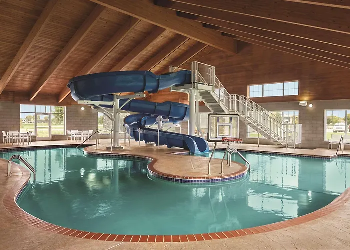 Hotels near Wheel Fun Skate Ctr