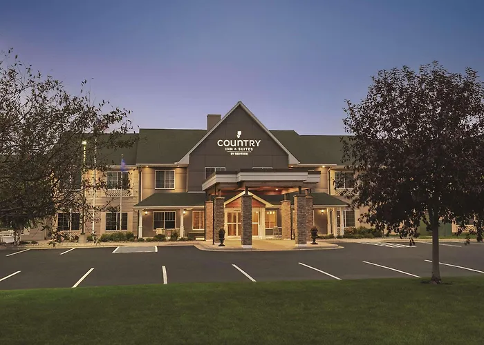 Hotels near Willmar Area Arts Council