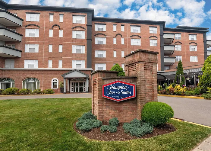 Hotels near University of Connecticut