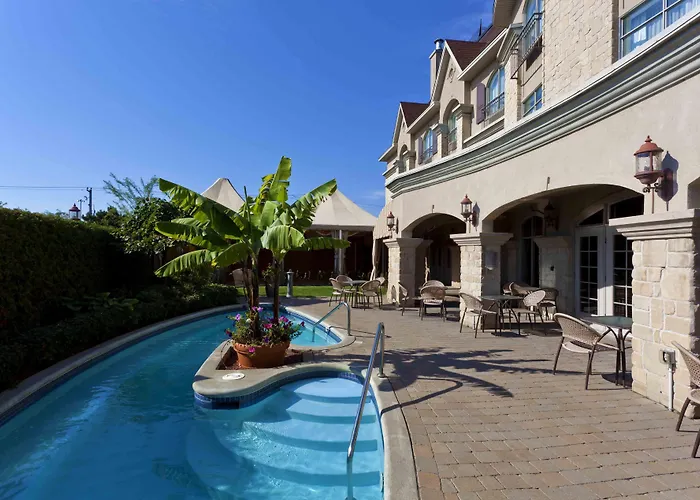 Hotels near Cartier Arenas Municipales
