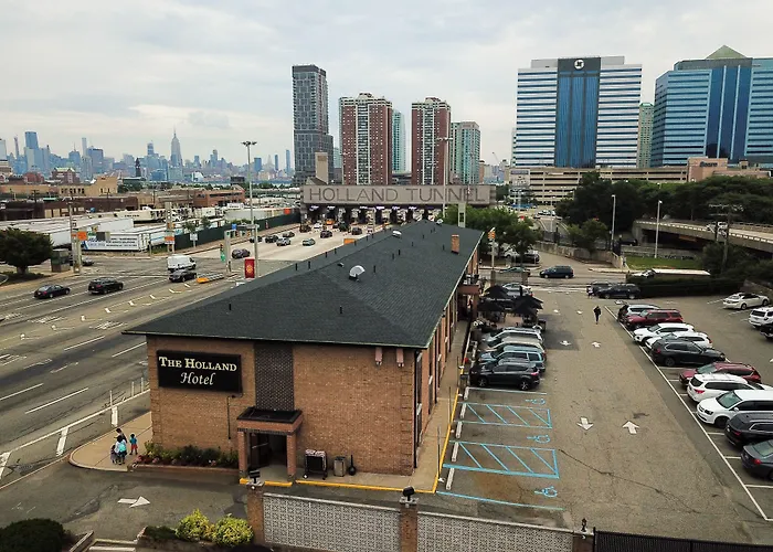 Hotels near Hudson Community College