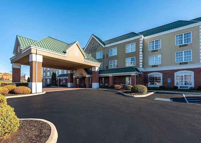 Hotels near Hillcrest Golf Club