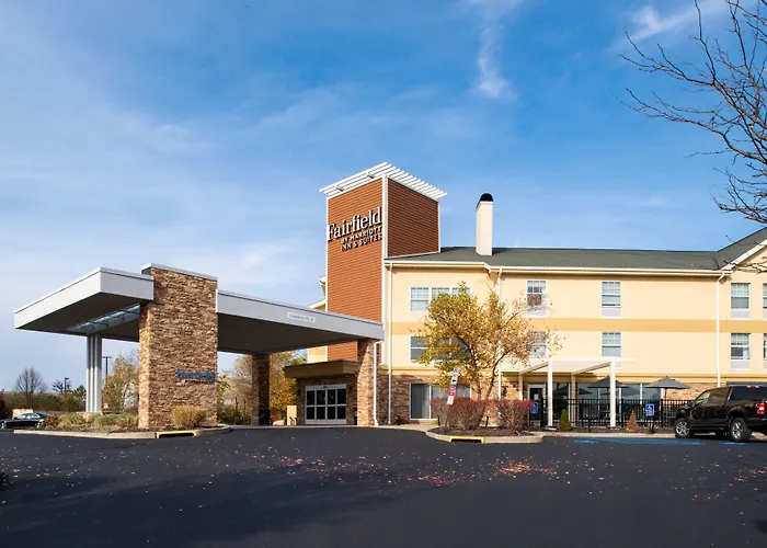 Hotels near Marist College