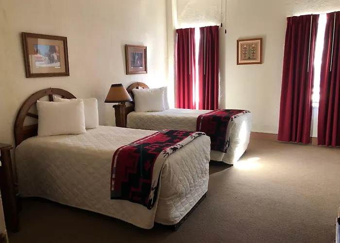 Hotels near Gal-A-Bowl