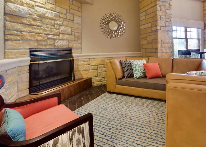 Hotels near Tilt