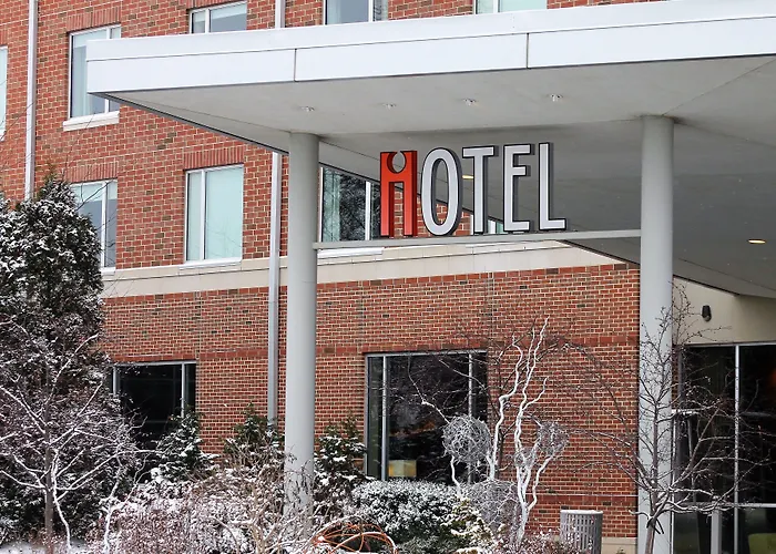 Hotels near Jillian's Entertainment