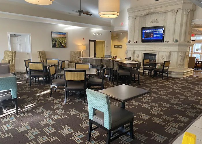 Hotels near Dunn's Dugout