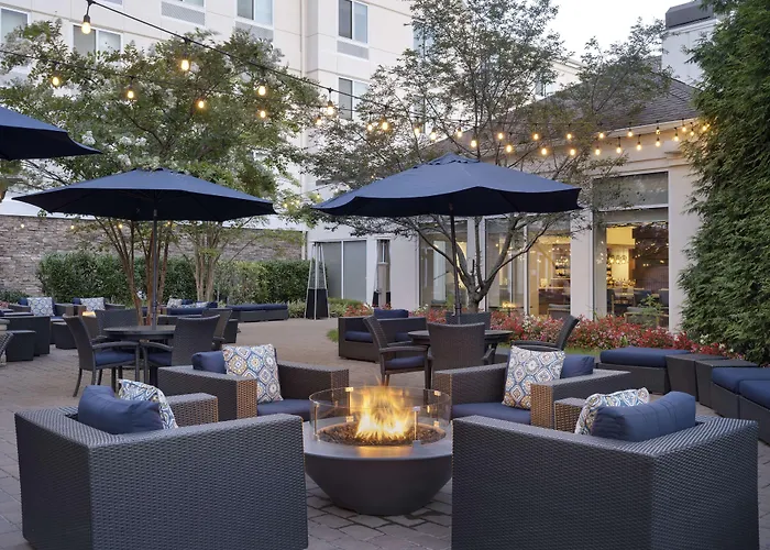 Hotels near Veterans of Foreign Wars