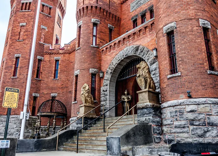 Hotels near Noteworthy Indian Museum