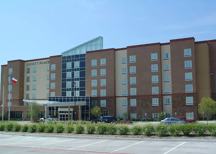Hotels near Garland Parks and Recreation