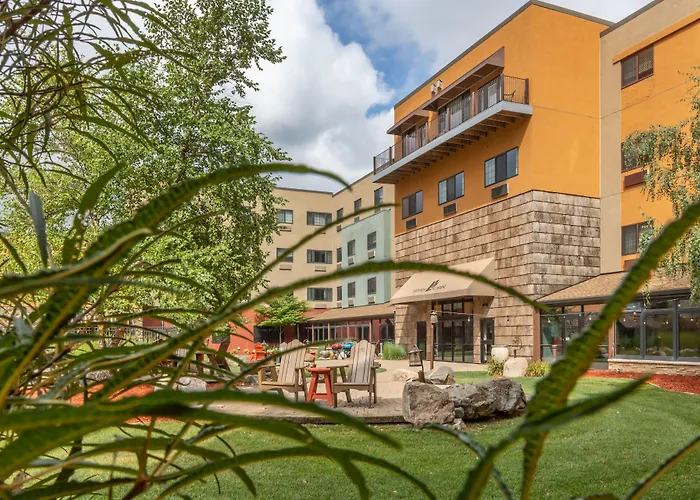 Hotels near Anderson Dance Pavilion