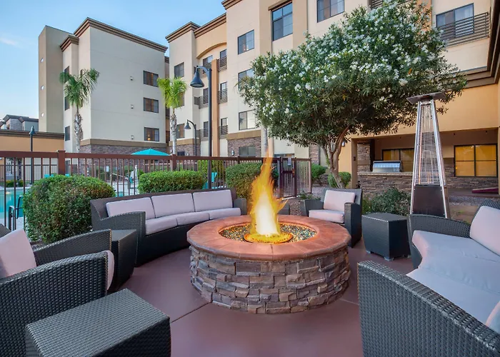 Hotels near Desert Springs Golf Club