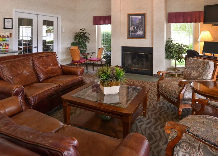 Hotels near Southard Field Airport