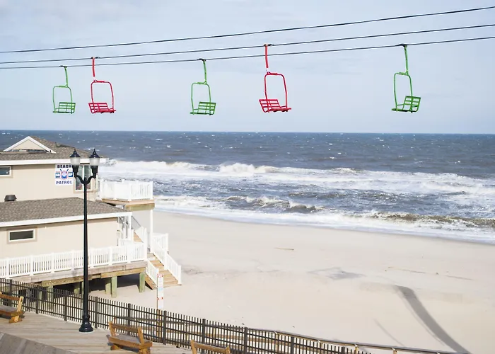 Hotels near Michael's Amusements Inc