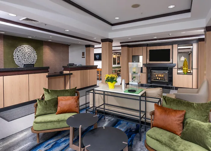 Hotels near Rotch-Jones-Duff House