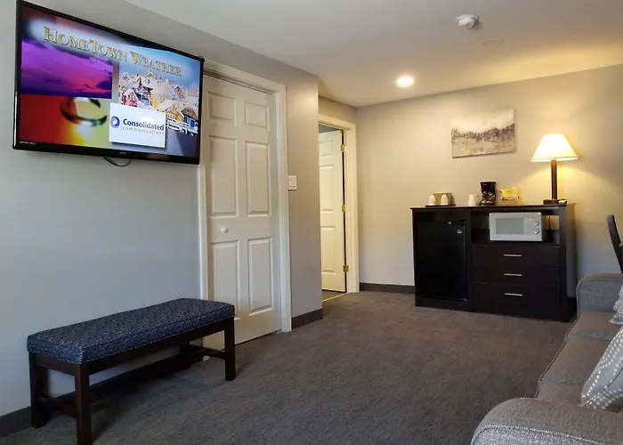 Hotels near Androscoggin Valley Cntry Club