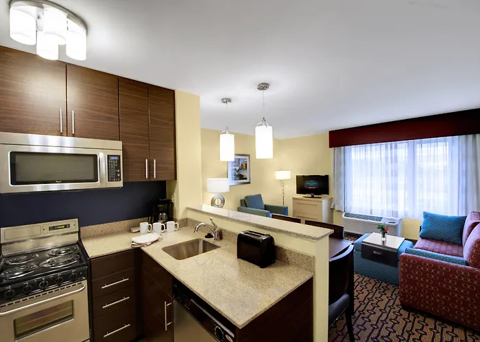 Hotels near North Kingstown Municipal Golf