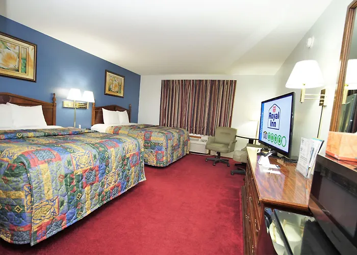 Hotels near Hudson Country Club