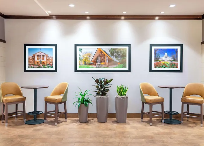 Hotels near Wisconsin University