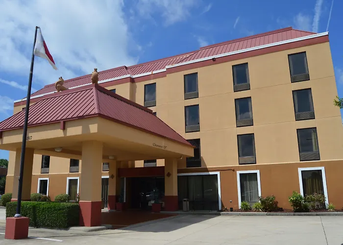 Hotels near Greensboro College