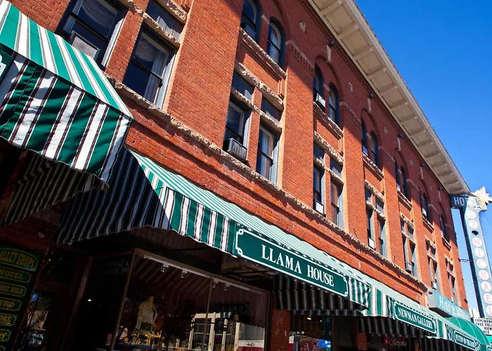 Hotels near Prescott Museum and Trading CO