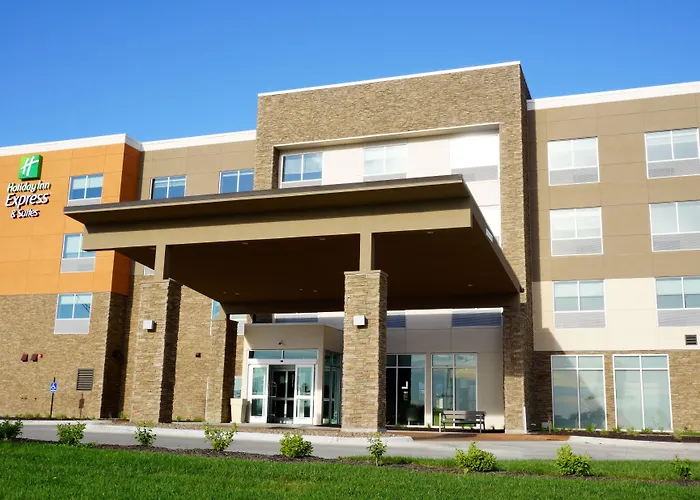 Hotels near Nickel-A-Play