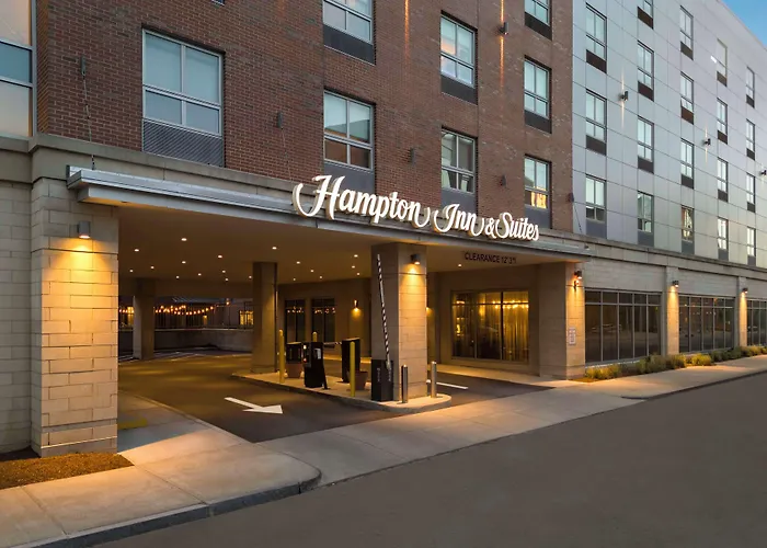 Hotels near Worchester Art Museum