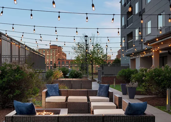 Hotels near Worcester Center For Crafts