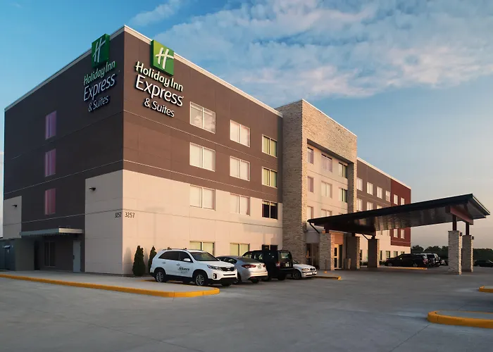 Hotels near Tanglewood Golf Course