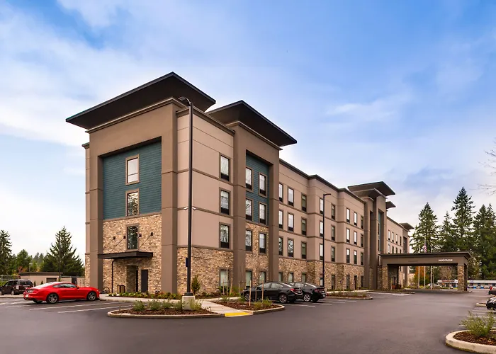 Hotels near Skateland